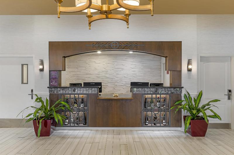 Best Western Plus Vineyard Inn & Suites image