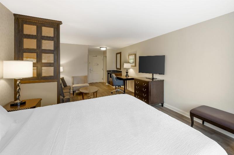 Best Western Plus Vineyard Inn & Suites image
