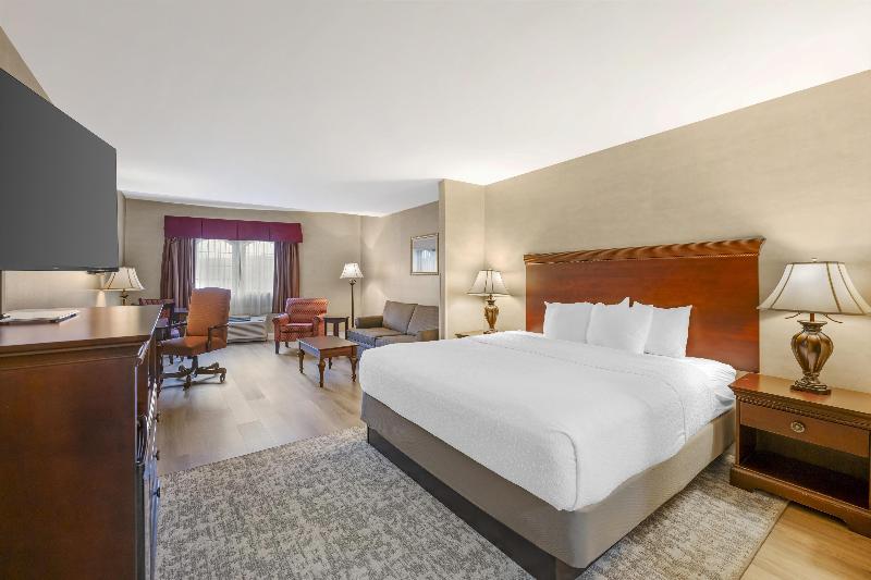 Best Western Plus Vineyard Inn & Suites image