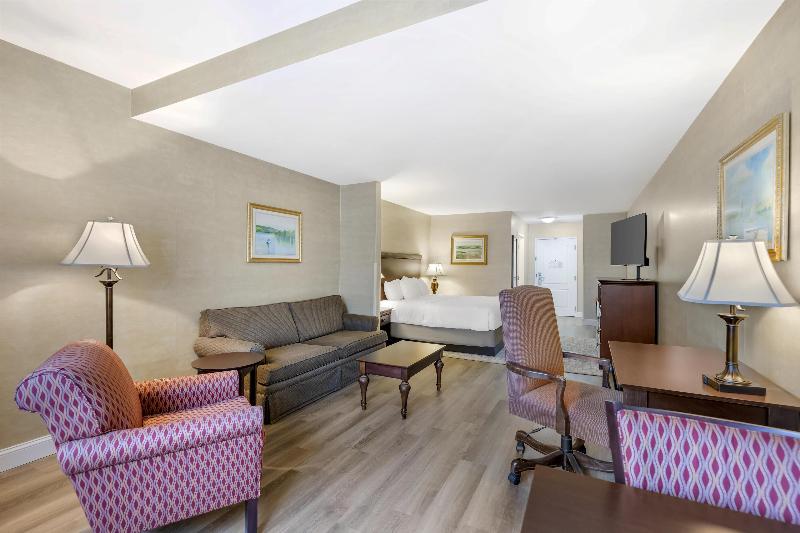 Best Western Plus Vineyard Inn & Suites image
