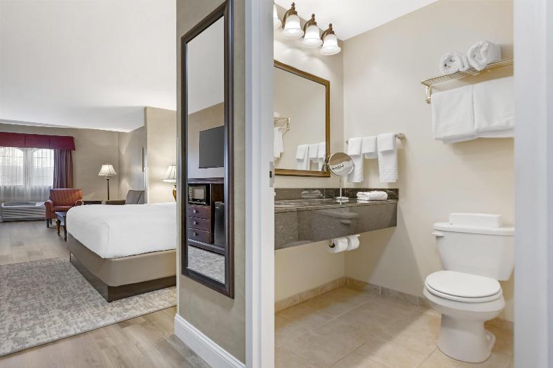 Best Western Plus Vineyard Inn & Suites image