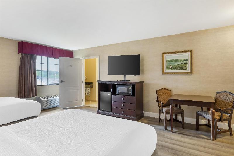 Best Western Plus Vineyard Inn & Suites image
