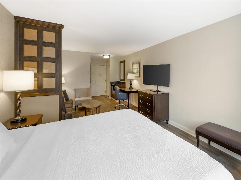 Best Western Plus Vineyard Inn & Suites image