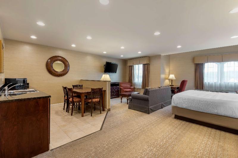 Best Western Plus Vineyard Inn & Suites image