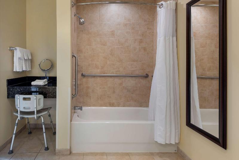 Best Western Plus Vineyard Inn & Suites image