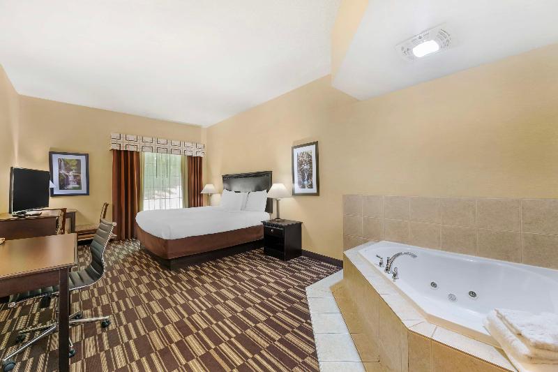 Best Western Plus Victor Inn & Suites image