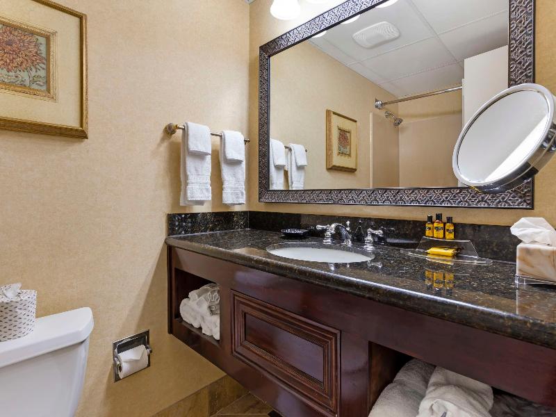 Best Western Plus Burlington image
