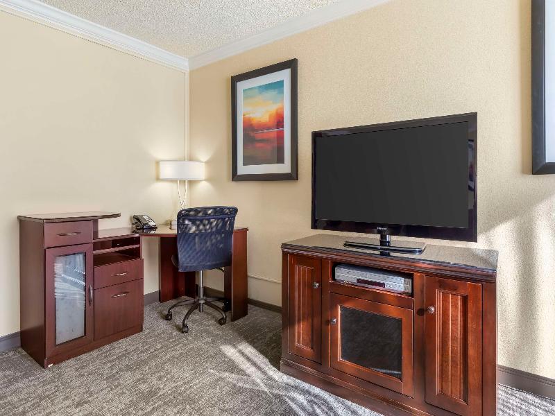 Best Western Plus Burlington image