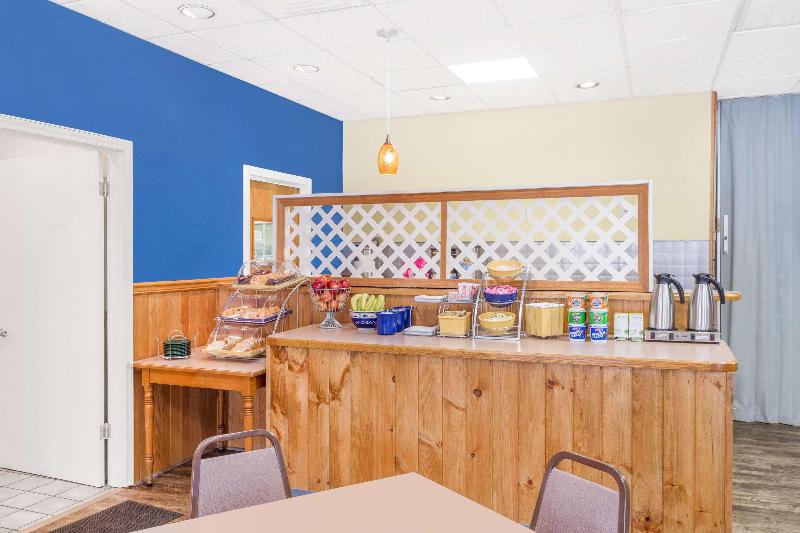 Days Inn by Wyndham West Jefferson image