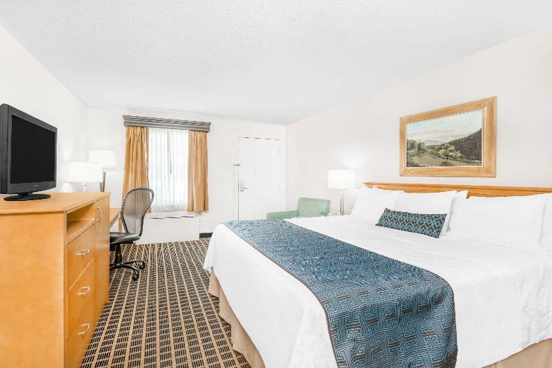 Days Inn by Wyndham West Jefferson image