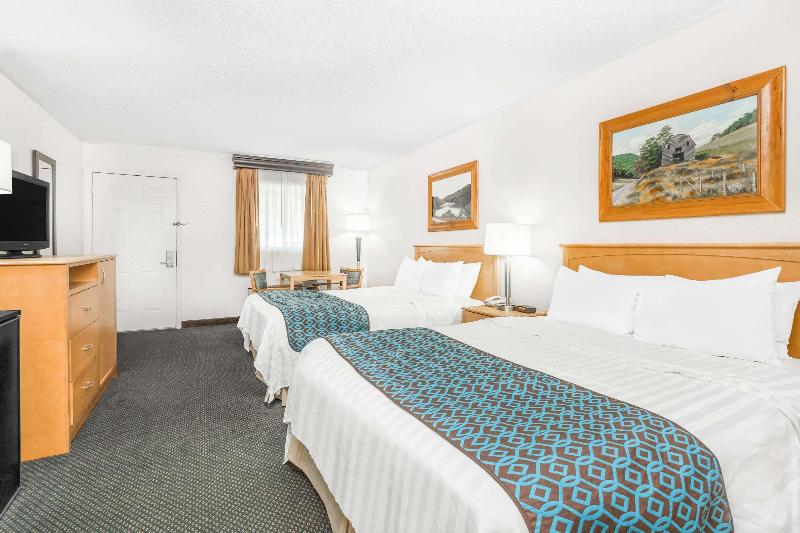 Days Inn by Wyndham West Jefferson image