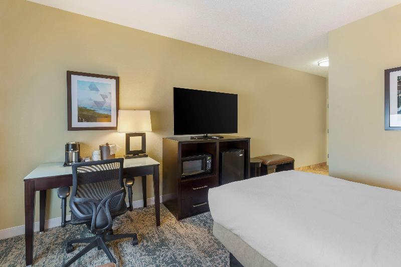 Best Western Plus Wilmington/Carolina Beach 4
