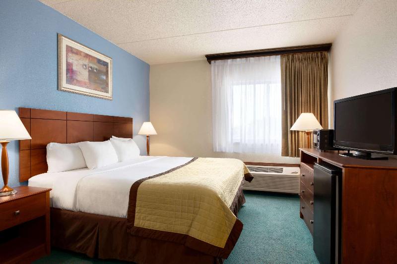 Ramada Inn By Wyndham Doublewood Fargo photo 23