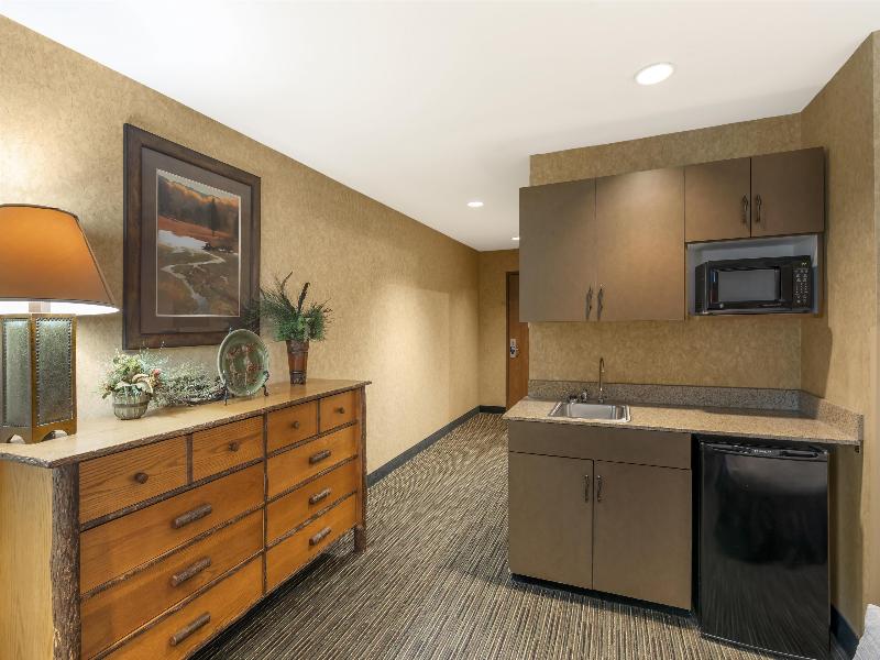 Best Western Plus Kelly Inn & Suites image
