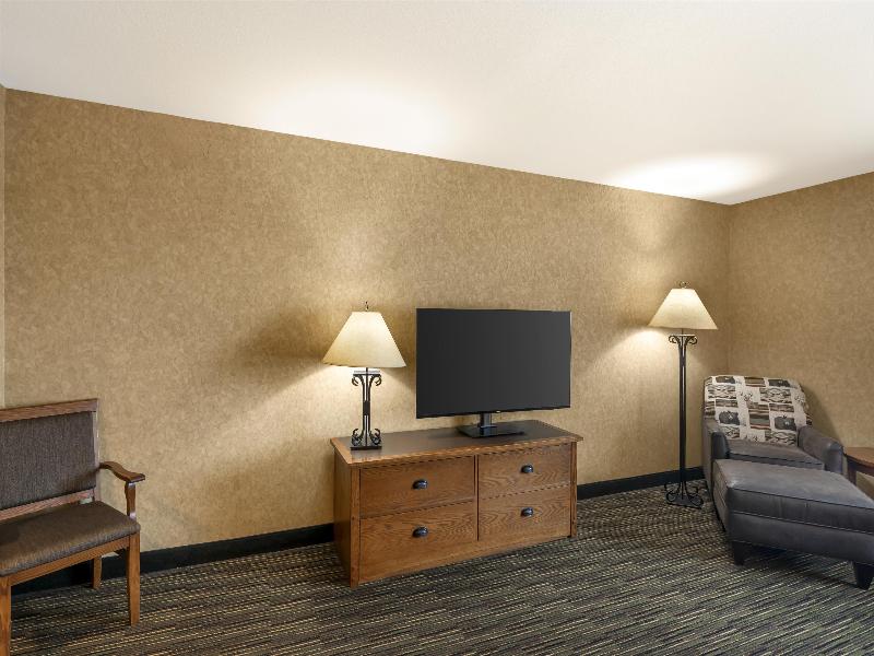 Best Western Plus Kelly Inn & Suites image