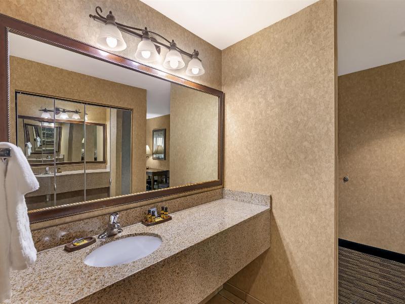 Best Western Plus Kelly Inn & Suites image