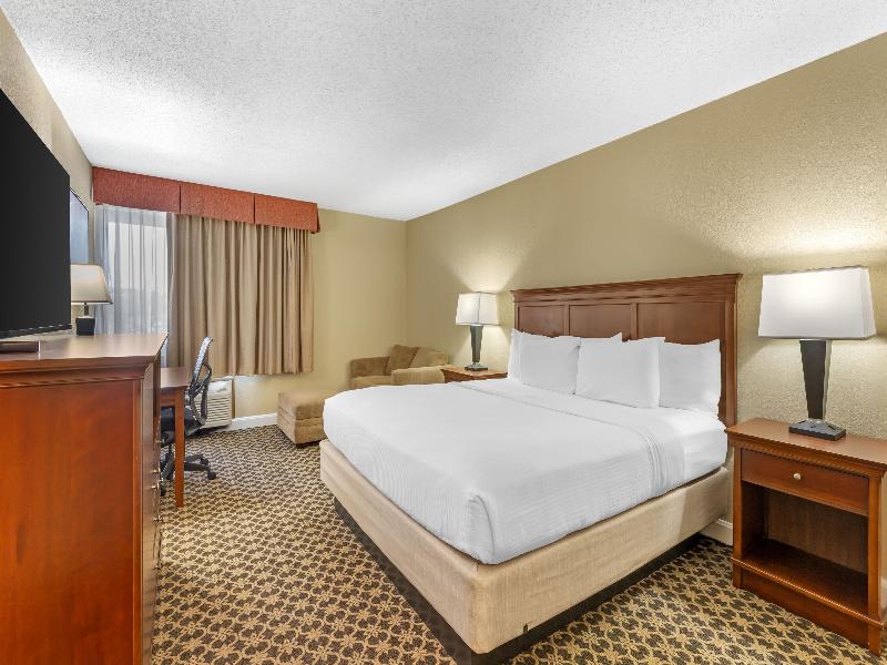 TRIPLE KING BED NON SMOKING