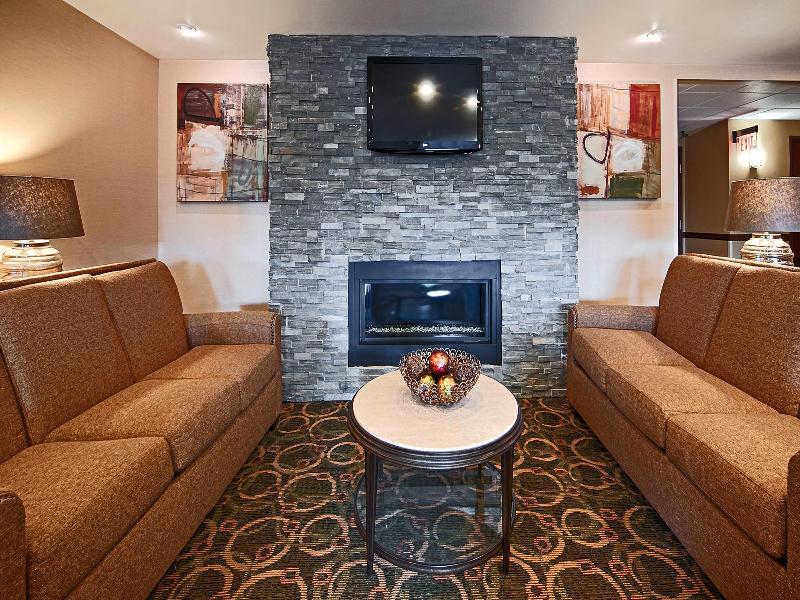 Comfort Inn & Suites Copley Akron image
