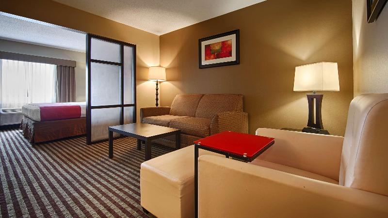 Best Western Plus West Akron Inn & Suites