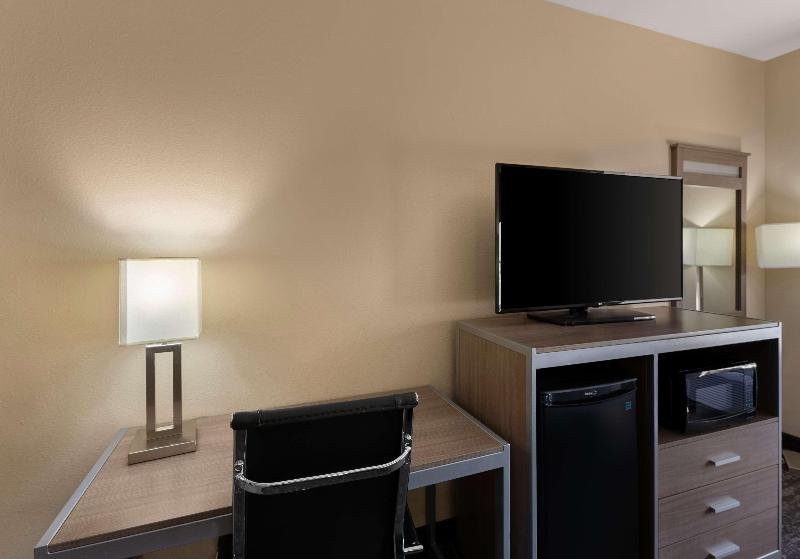 Best Western Adena Inn image