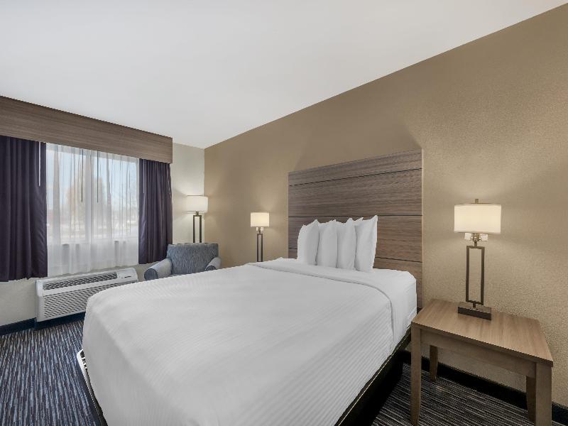 Best Western Port Columbus image