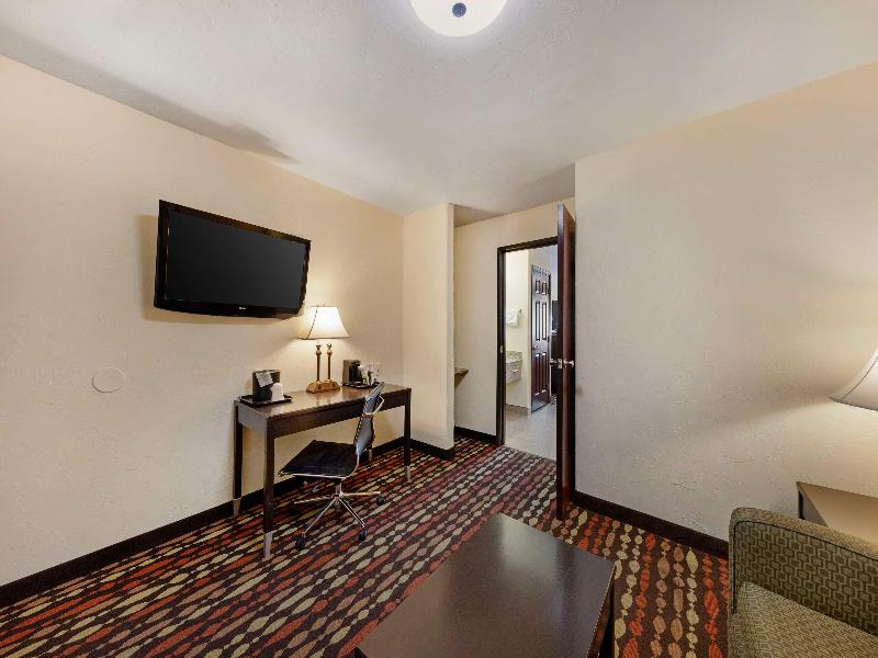 Best Western Greentree Inn & Suites image