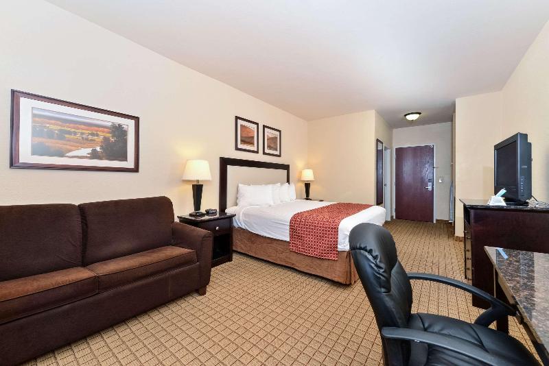 DOUBLE TWO QUEEN BEDS