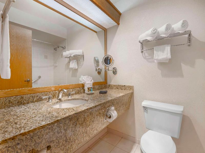 Best Western Plus Mill Creek Inn image
