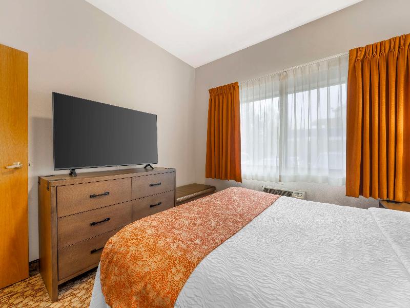 Best Western Plus Mill Creek Inn image
