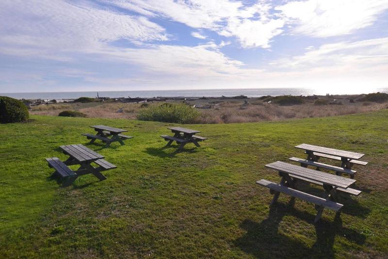 Beachfront Inn image
