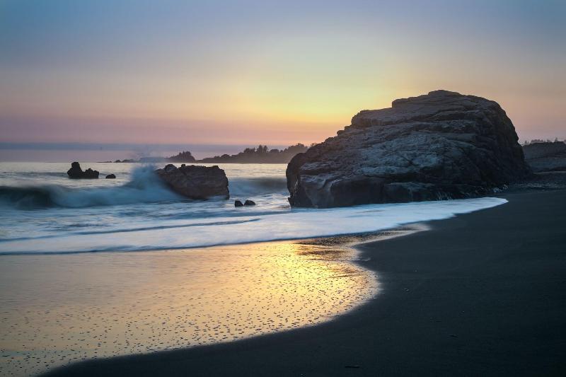 Beachfront Inn image
