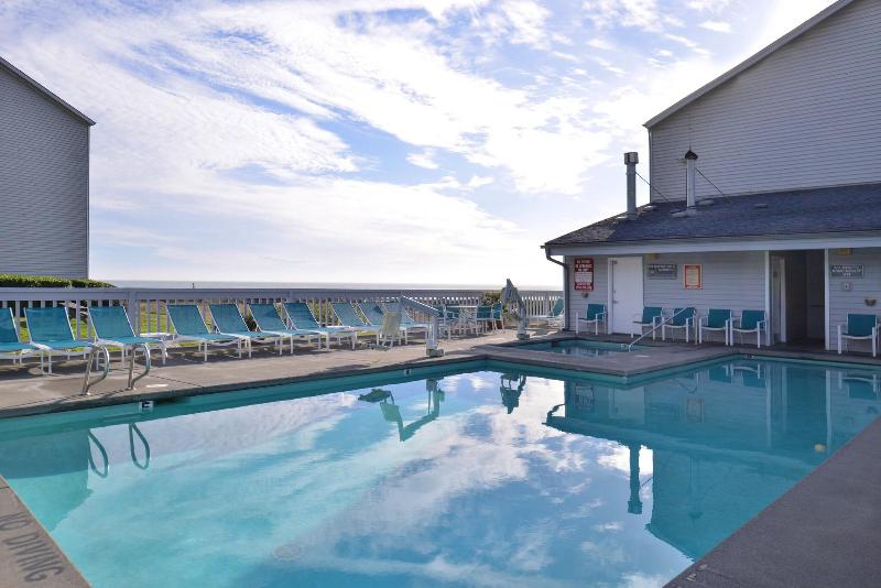 Beachfront Inn image