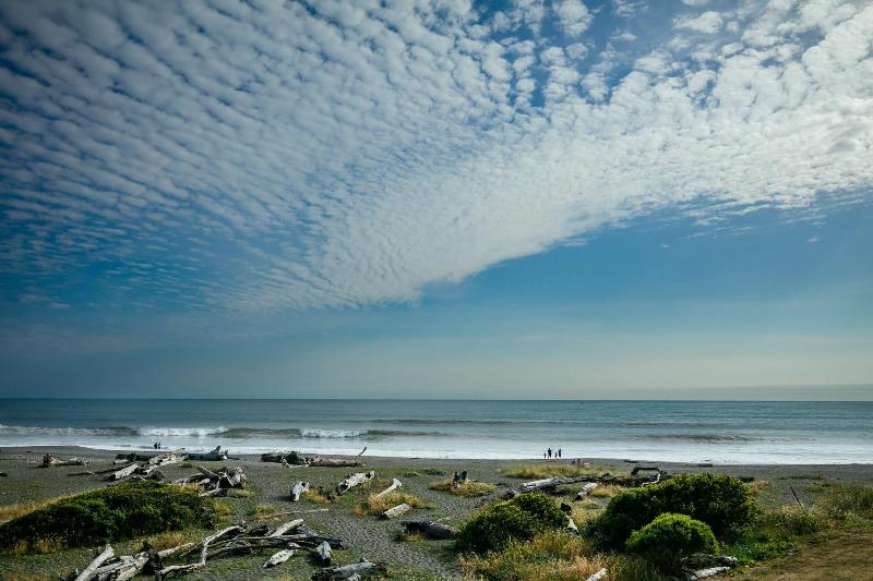 Beachfront Inn image