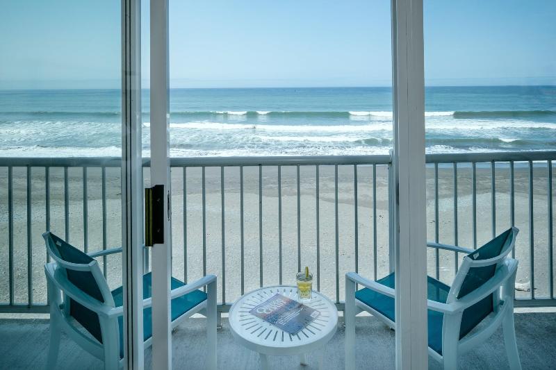 Beachfront Inn image