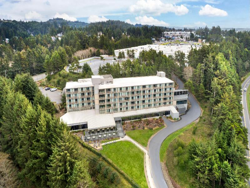 Best Western Plus Agate Beach Inn image