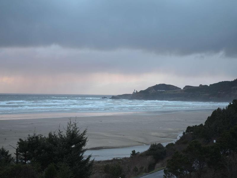 Best Western Plus Agate Beach Inn image