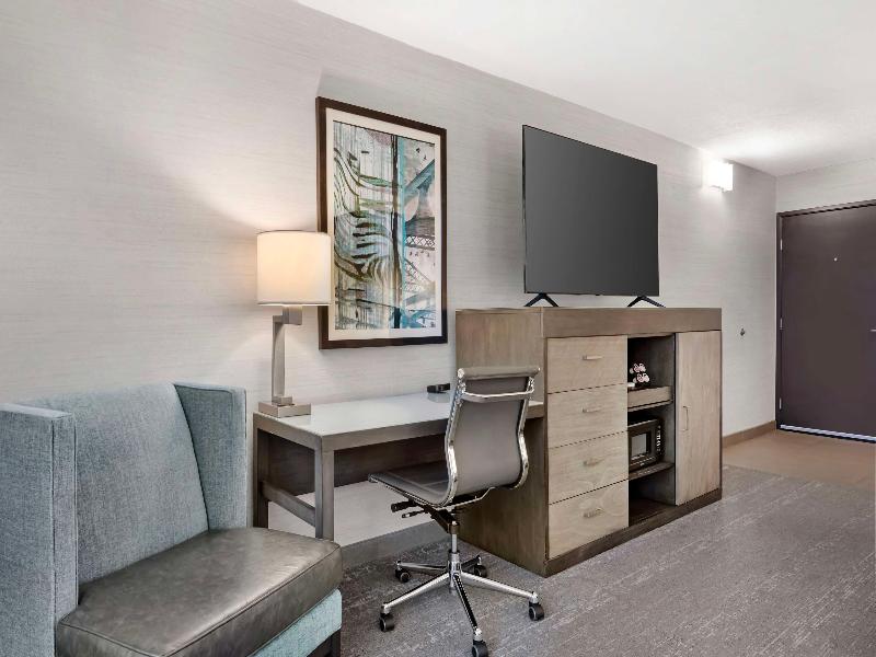 Best Western Plus Agate Beach Inn image