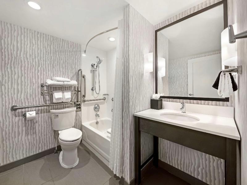 Best Western Plus Agate Beach Inn image