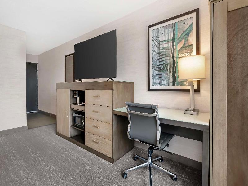 Best Western Plus Agate Beach Inn image