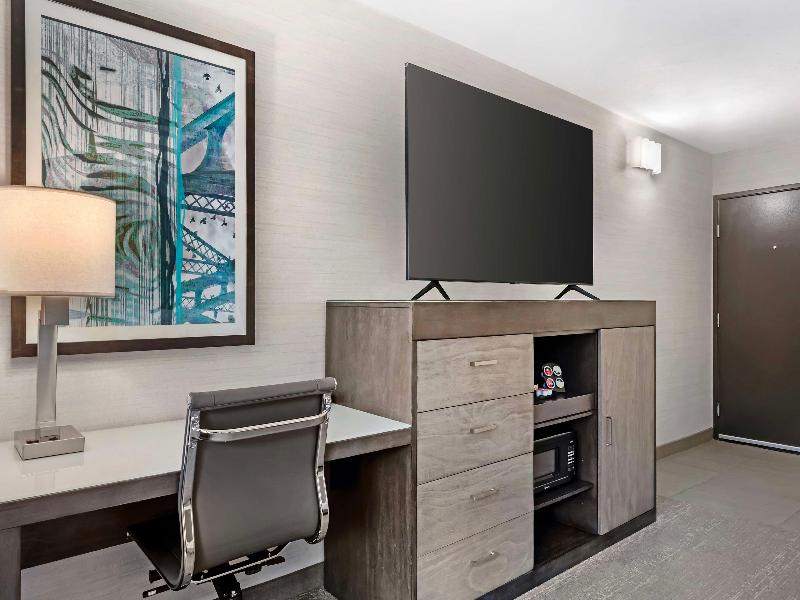 Best Western Plus Agate Beach Inn image