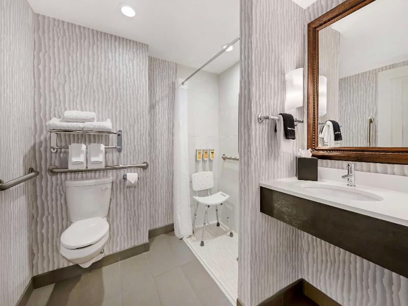 Best Western Plus Agate Beach Inn image