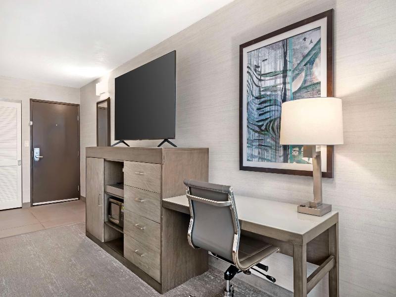 Best Western Plus Agate Beach Inn image