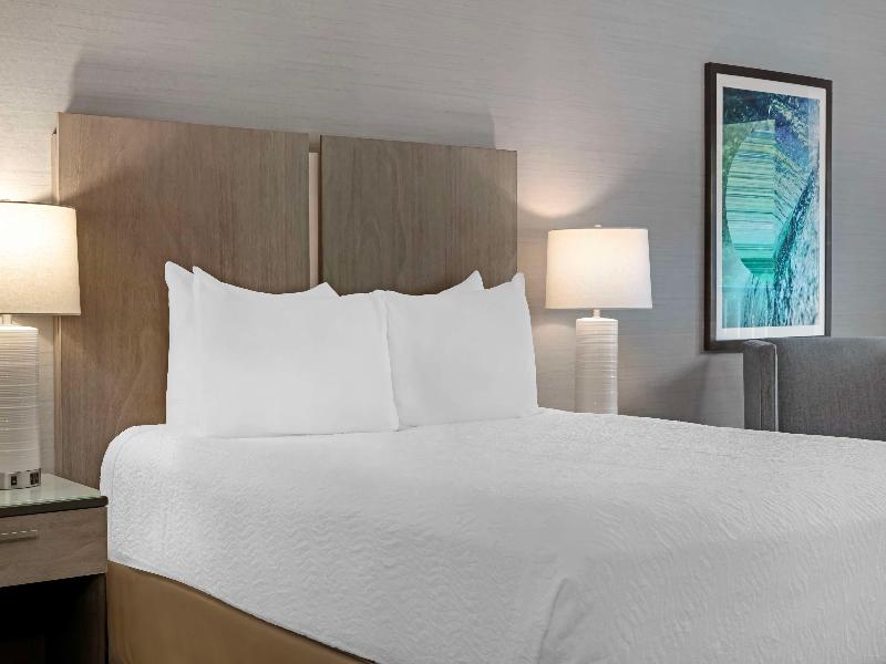 Best Western Plus Agate Beach Inn image