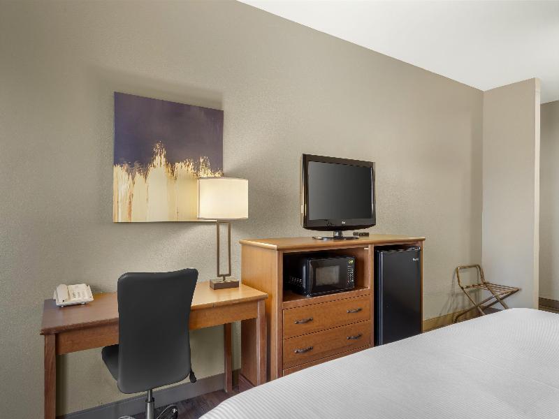 Best Western Woodburn image