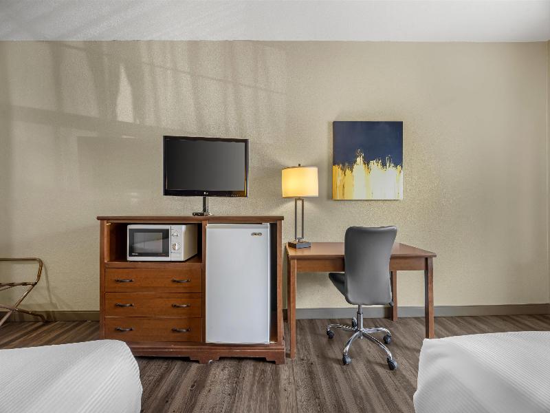 Best Western Woodburn image