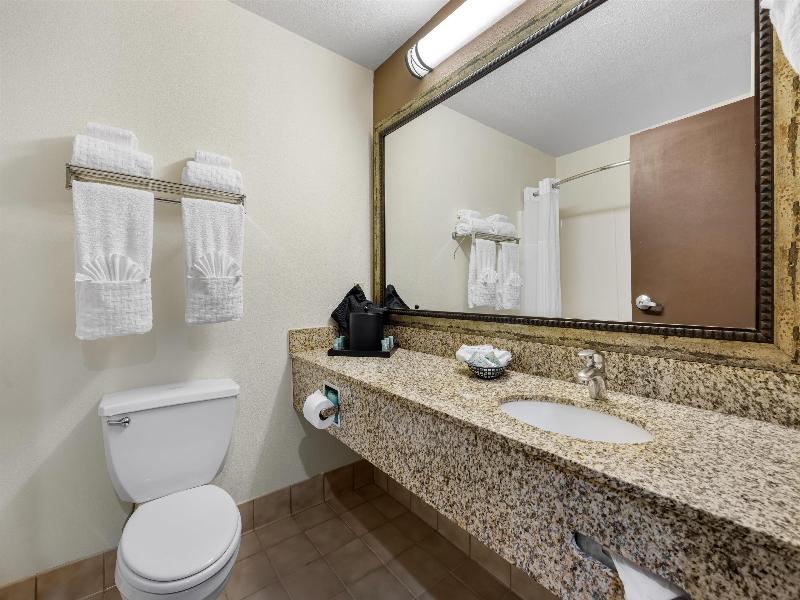 Best Western Woodburn image