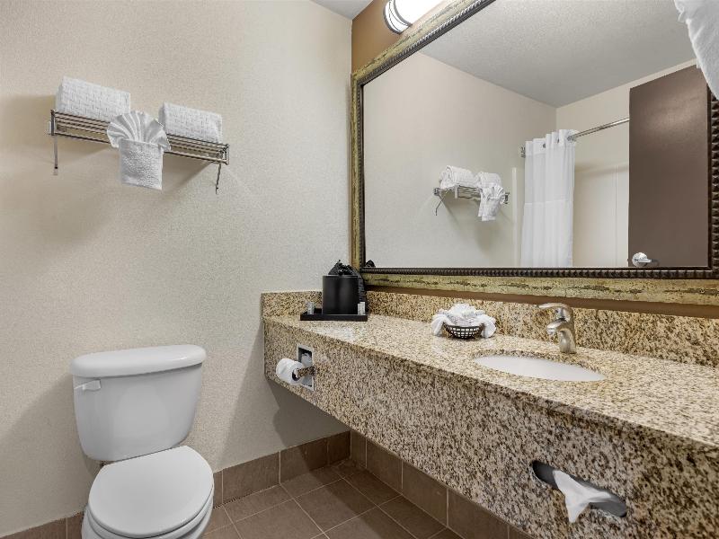Best Western Woodburn image