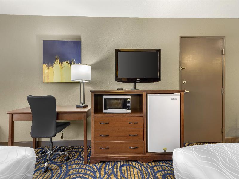 Best Western Woodburn image