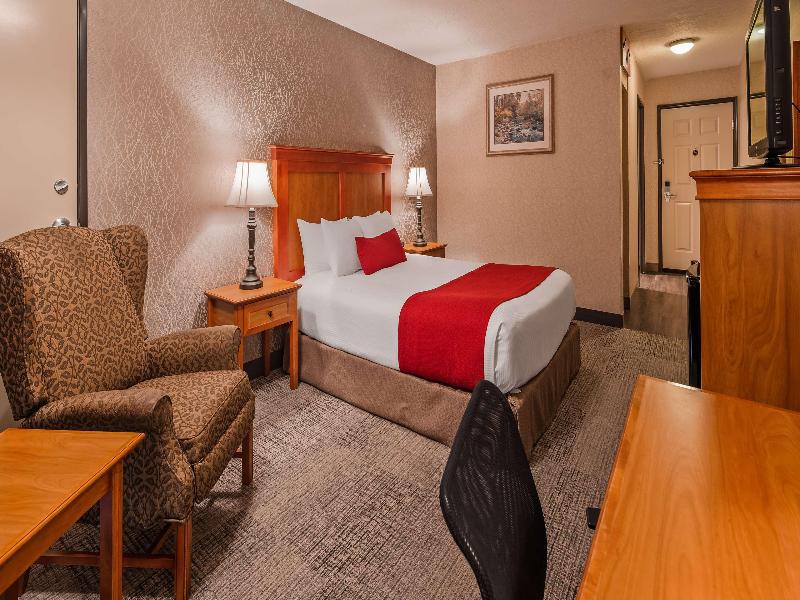 Best Western Plus Rivershore Hotel image