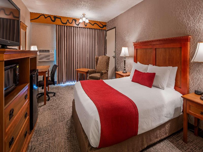 Best Western Plus Rivershore Hotel image